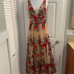 Bronx and Banco red and green floral sequined size 6 gown. Beautifully made.